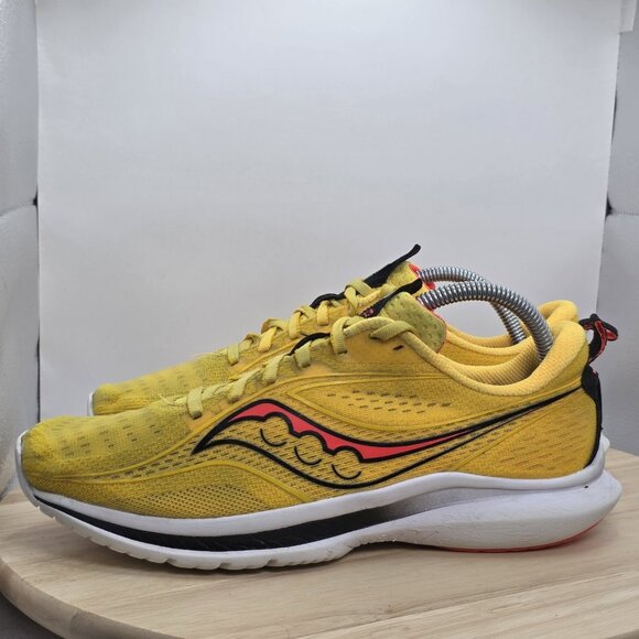 Size 10- Saucony Women's Kinvara 13 Running Shoe, VIZIGLD/VIZIRED, - Picture 1 of 10